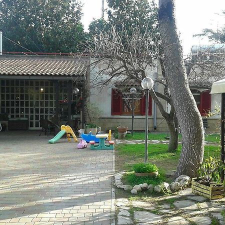 Casina Delle Arti Bed & Breakfast ซานกาตัลโด ภายนอก รูปภาพ
