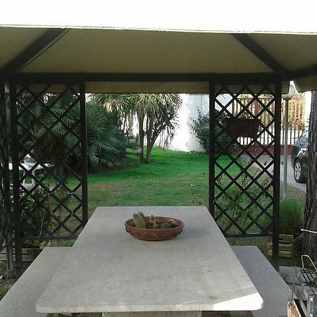 Casina Delle Arti Bed & Breakfast ซานกาตัลโด ภายนอก รูปภาพ