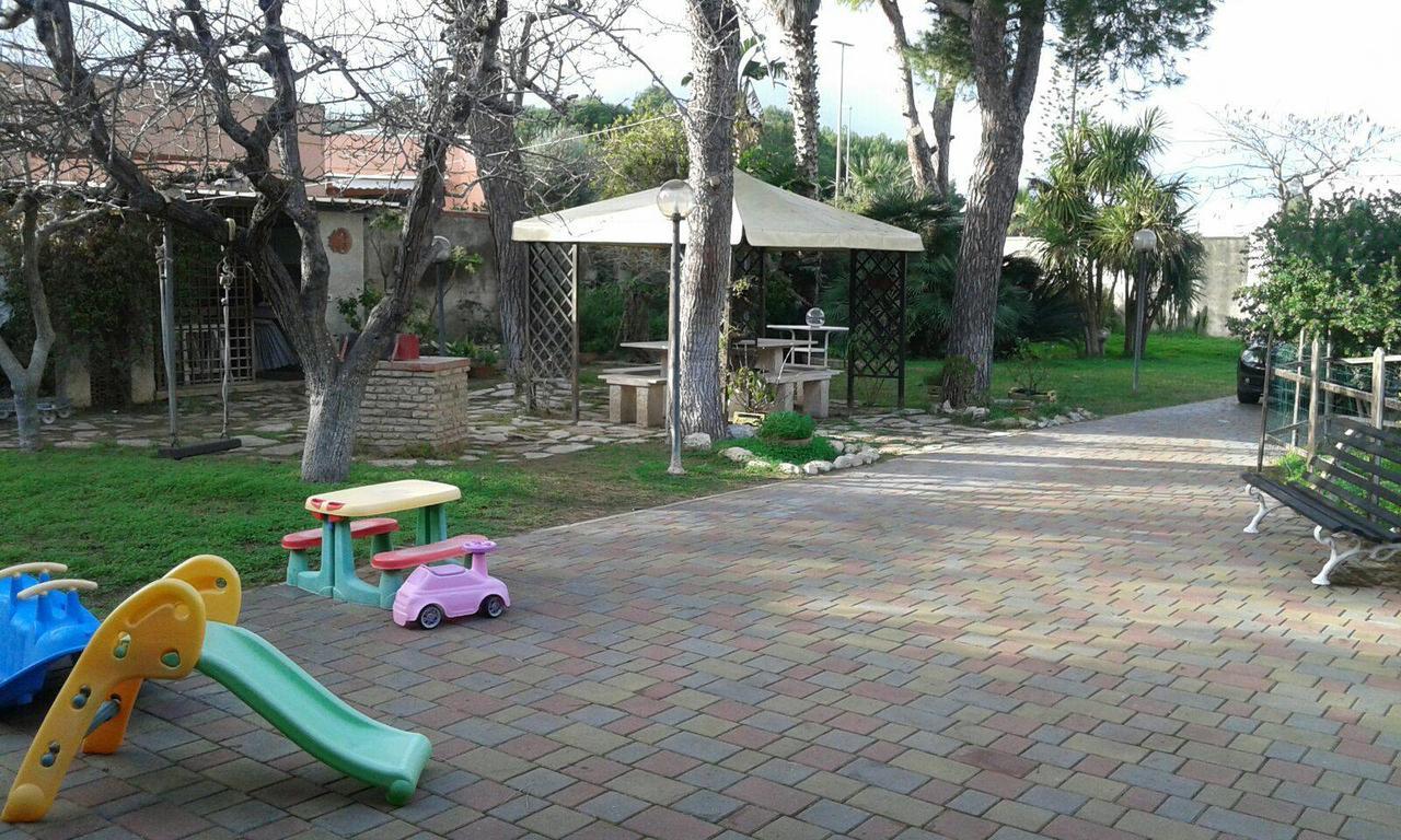 Casina Delle Arti Bed & Breakfast ซานกาตัลโด ภายนอก รูปภาพ