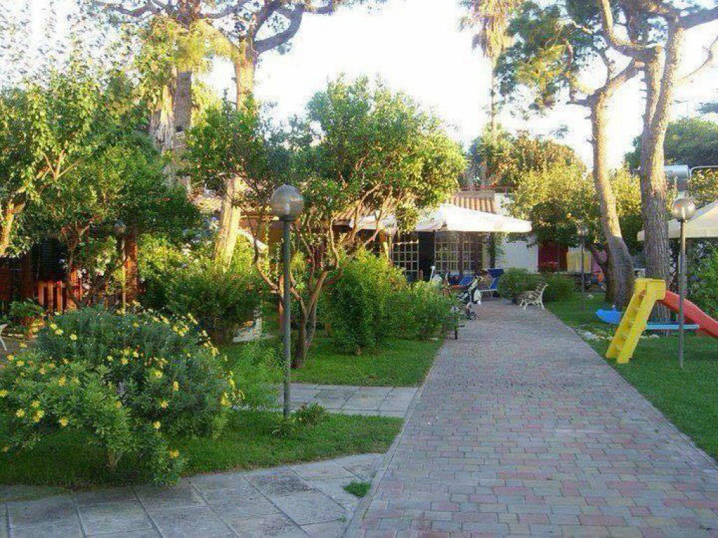 Casina Delle Arti Bed & Breakfast ซานกาตัลโด ภายนอก รูปภาพ
